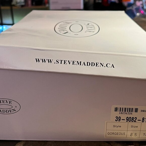 Steve Madden Suede Taupe Gorgeous Boots (Women’s 8.5)(BNIB) - Picture 4 of 4